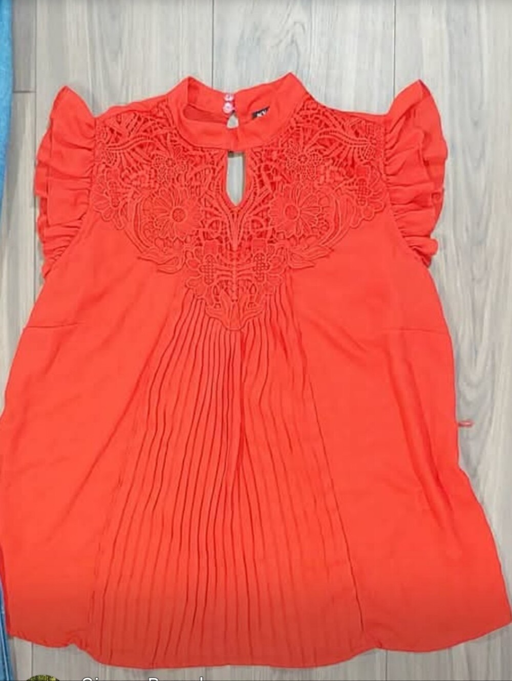 NY & Co. Lace Yoke Pleated Flutter Sleeve Top - Coral Size Medium New
